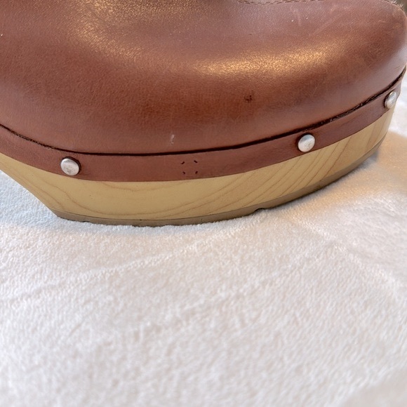Clarks Women's Brown Leather Clogs - Picture 11 of 12